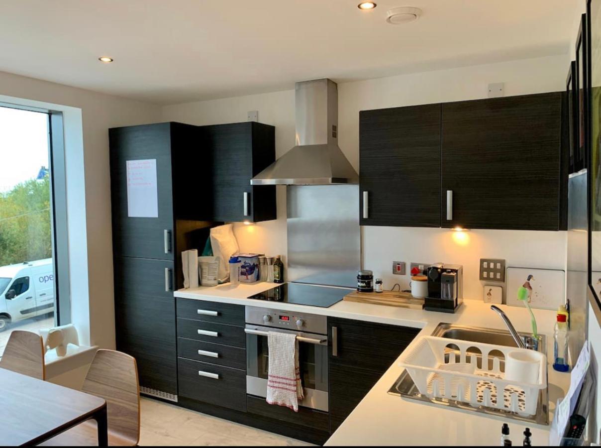 Beautiful Modern Sea-Side Apartment In The City EDI Eksteriør bilde